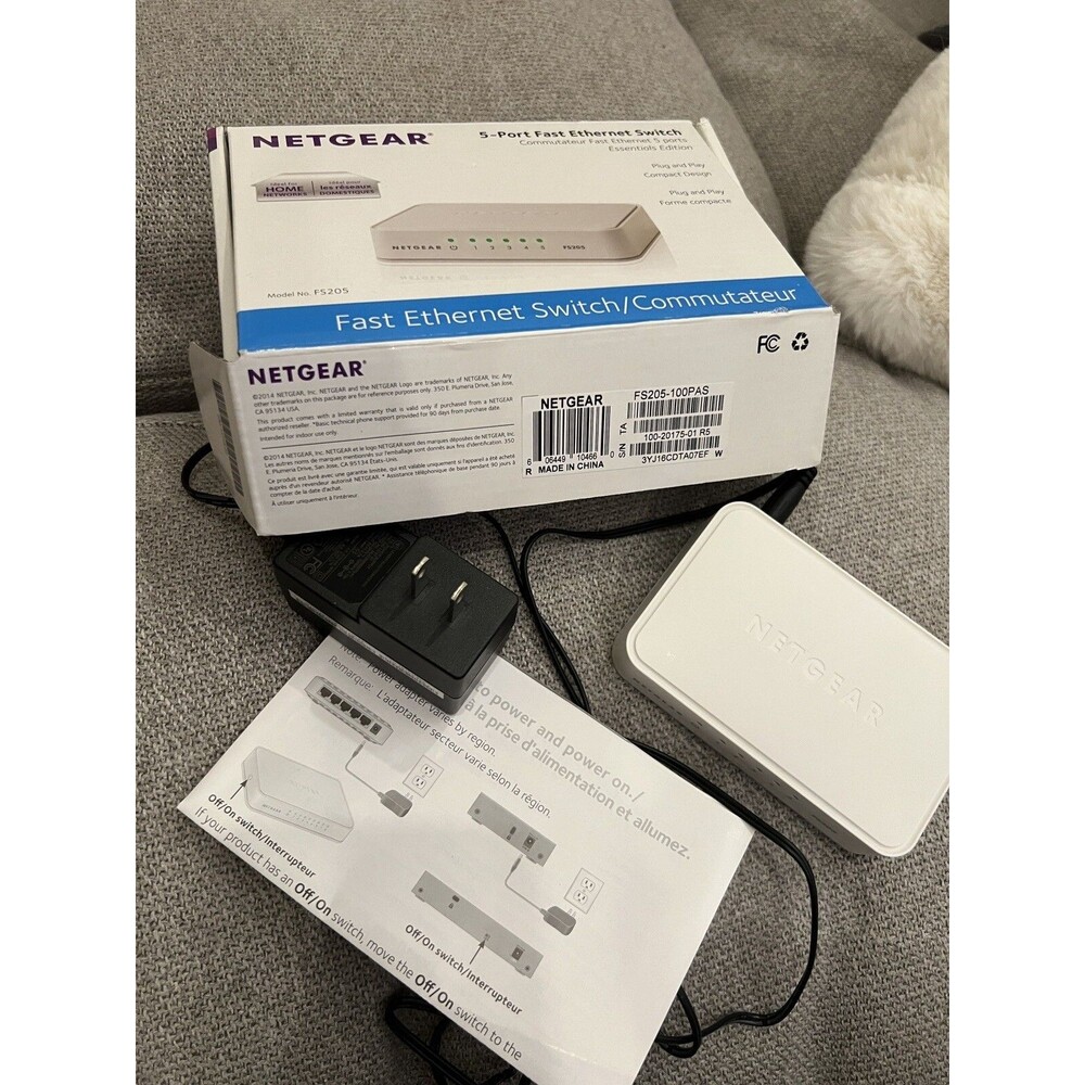 NETGEAR FS205 5-Port Ethernet Switch white with box